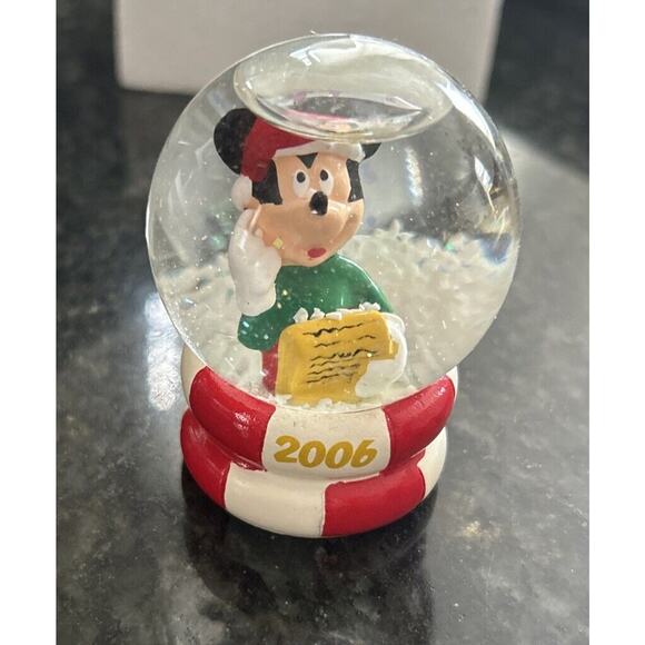 DISNEY 2006 JC PENNEY ANNUAL HOLIDAY SNOW GLOBE DISNEY MICKEY MOUSE - Picture 3 of 5